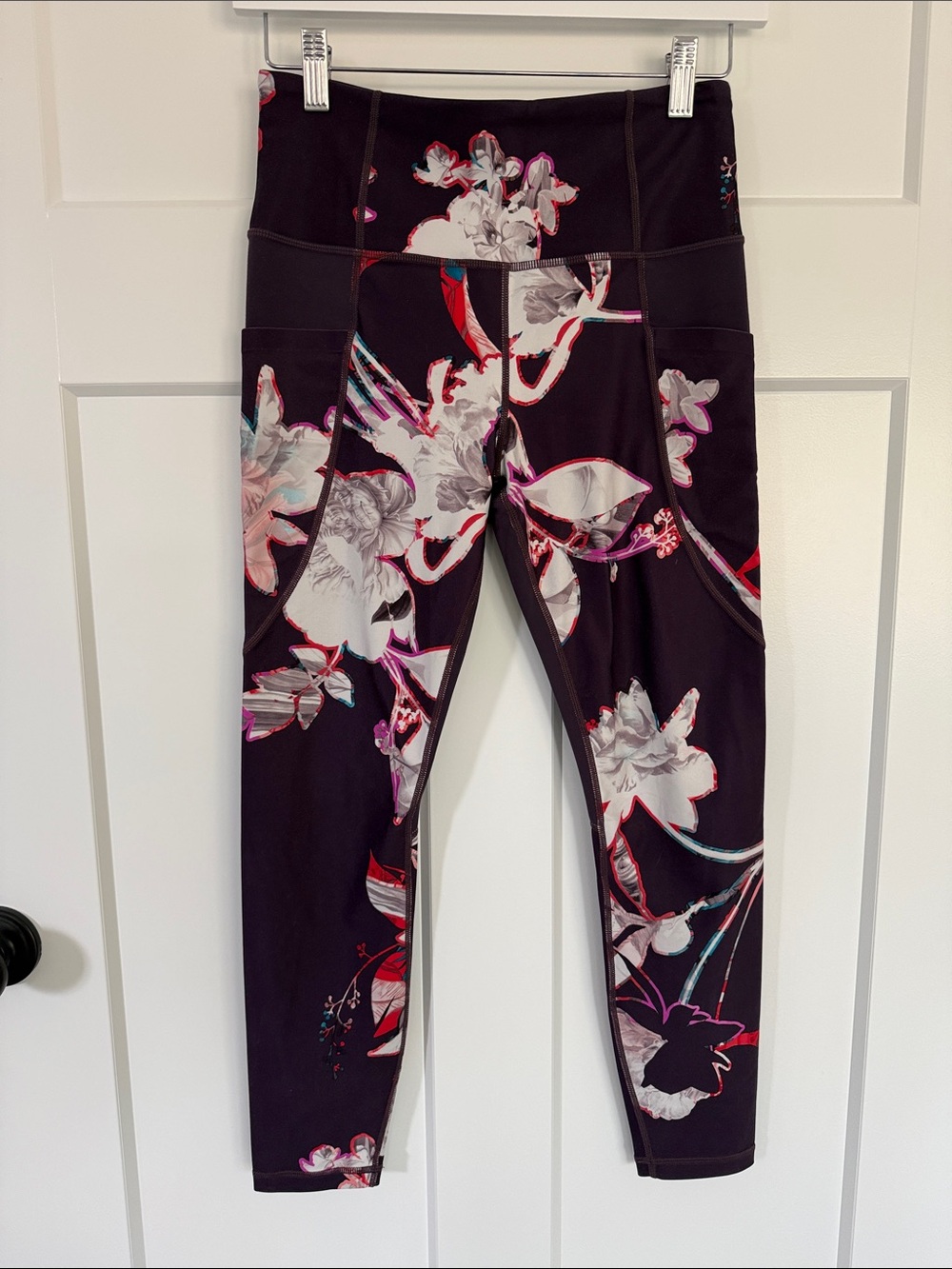 Athleta Floral Print Dark Maroon 7/8 Leggings